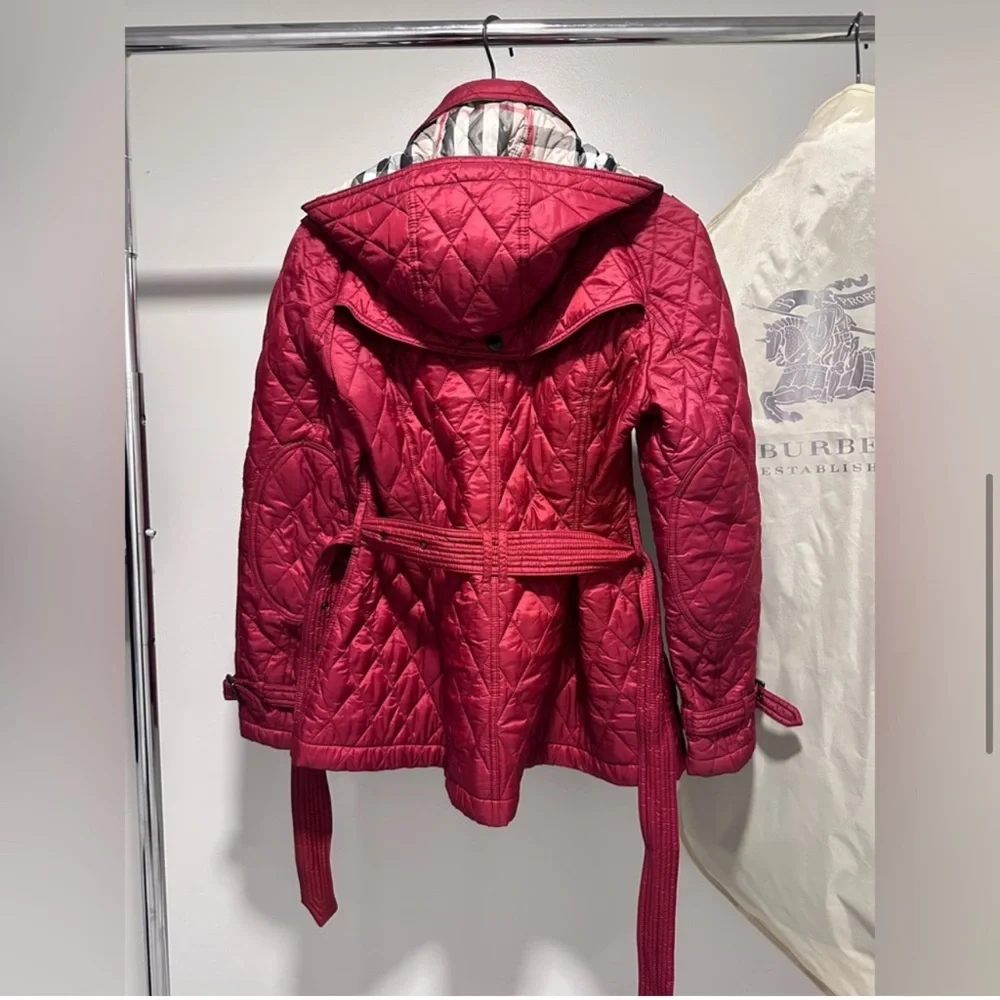 Burberry Red Quilted Women's Jacket - Picture 5 of 5